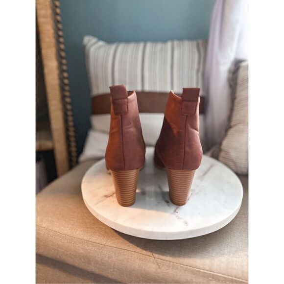 NWT brown booties - Picture 3 of 6